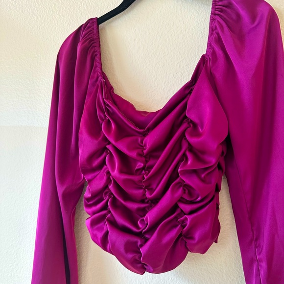 Super cute magenta off the shoulder cropped blouse! Worn once- like new! - Picture 1 of 4